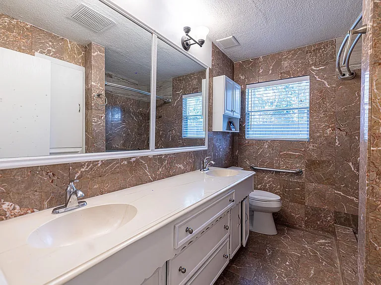 4113 Edison St — Photo 15