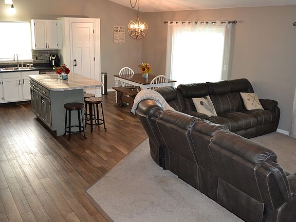3rd image of 11758 Cloverview Dr