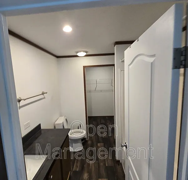 511 E 1st St #25 — Photo 16