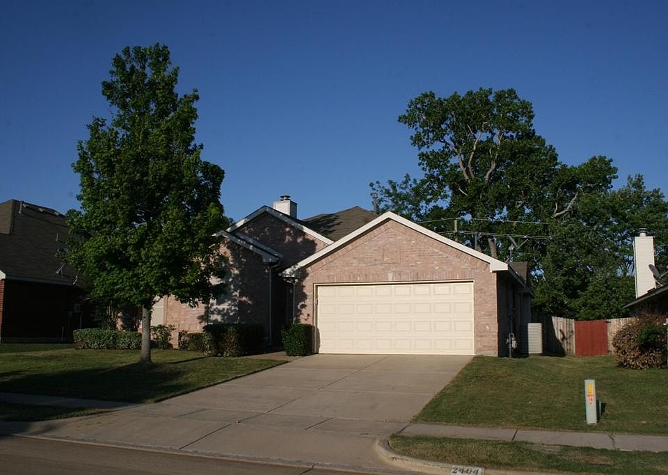 1st image of 2404 Blue Holly Dr