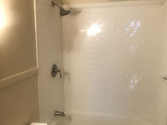 5th image of 884 Margaret St E #1