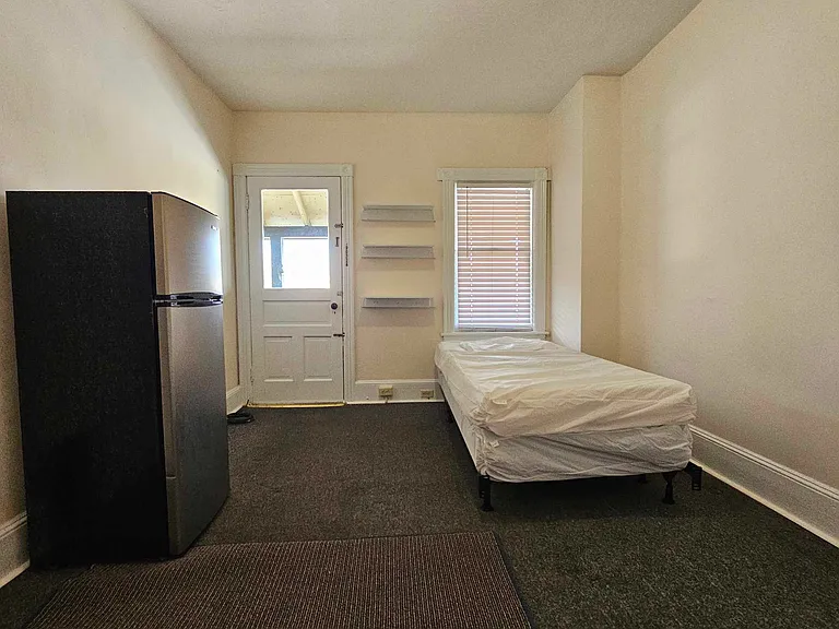610 Grace St #11 — Photo 10