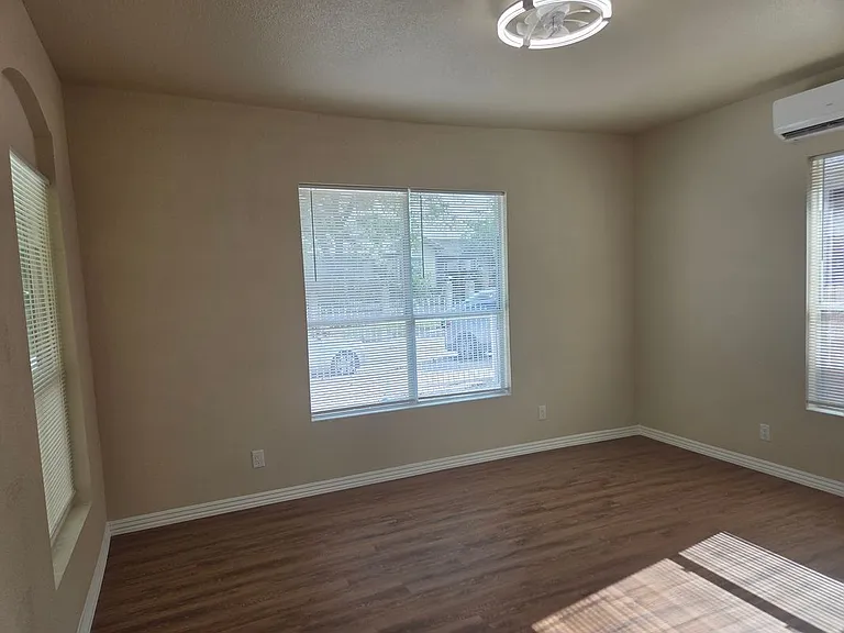 219 Princeton Ave — Photo 18