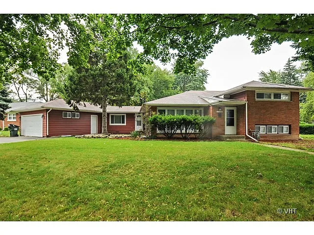 17201 Longfellow Ave photo 1