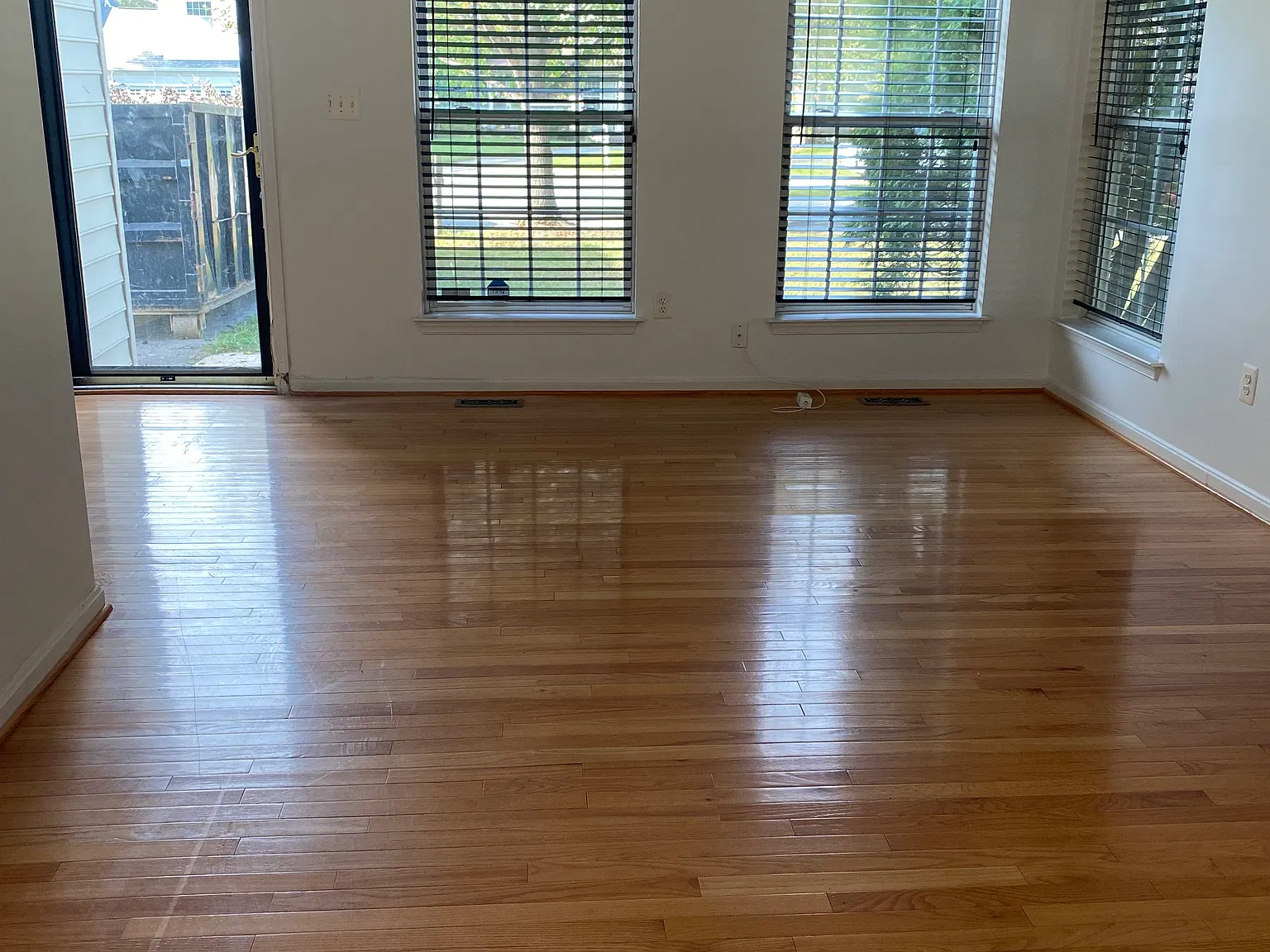 3 bed, 2.5 bath, 1708 sqft, $3,100 — Photo 3