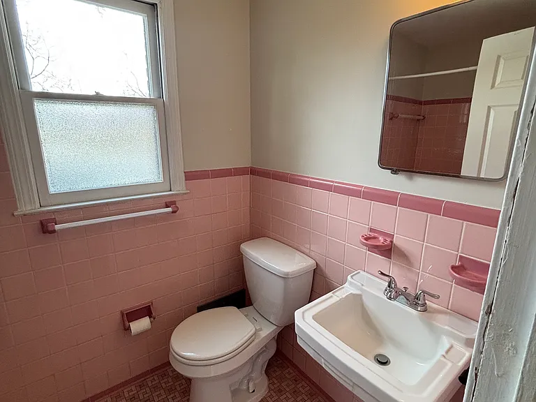 907 E Forest Ave — Photo 10