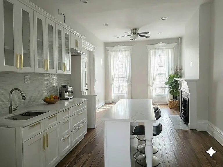 48 Hart St #2 — Photo 2