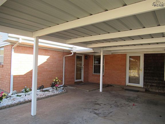 2nd image of 715 W Clara Ave