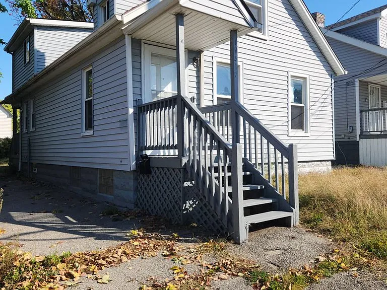10317 Reno Ave — Photo 1
