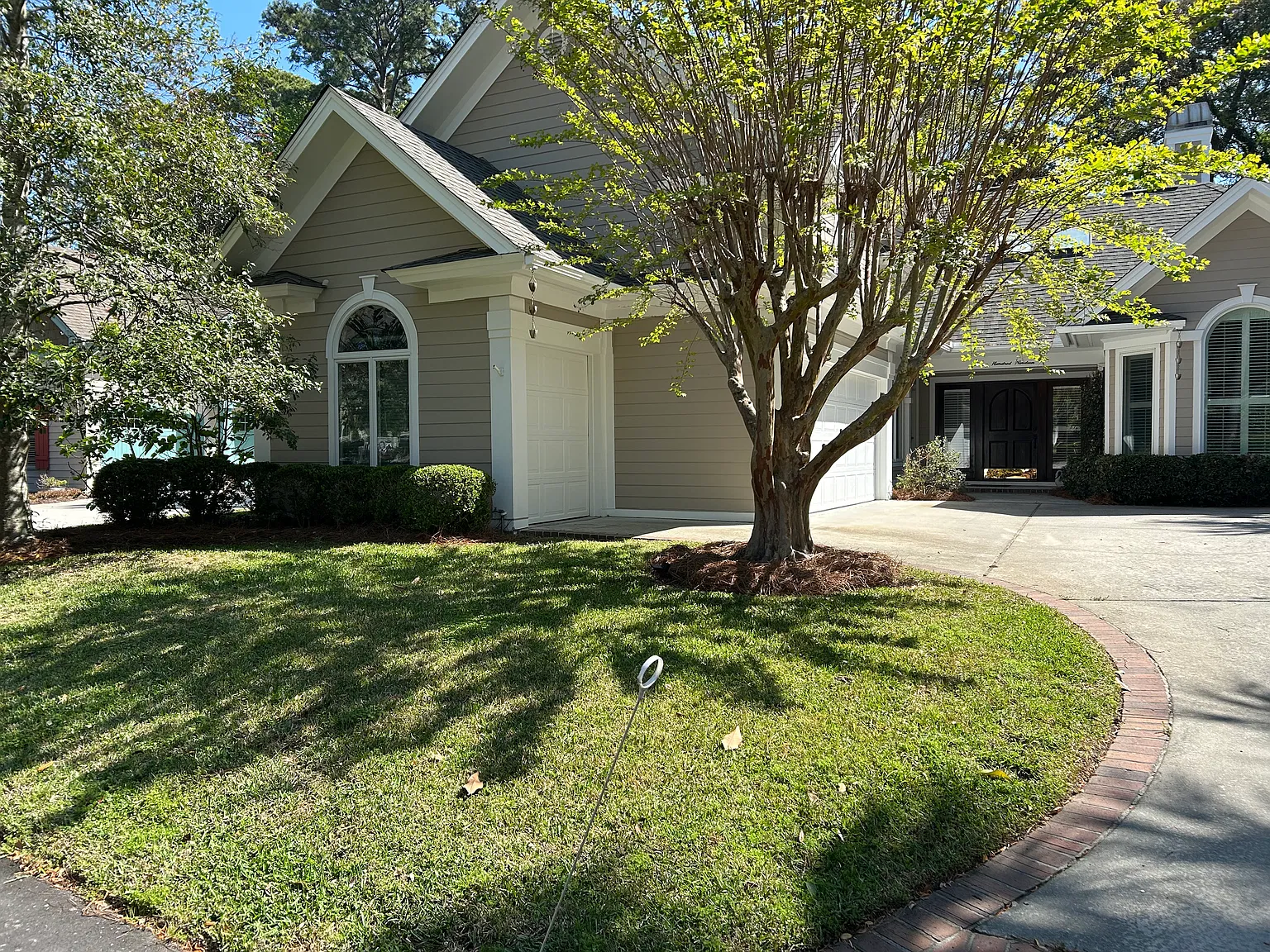 3 bed, 2503 sqft, $3,300 — Photo 2