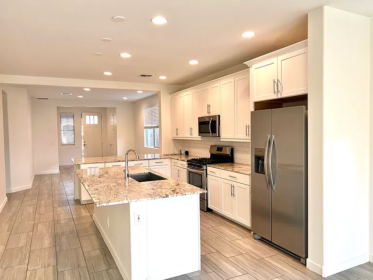 9214 W Roma Ave — Photo 21