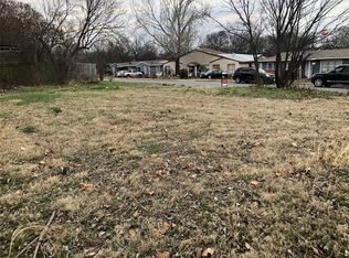 16 Macarthur Dr, Denison, TX 75020