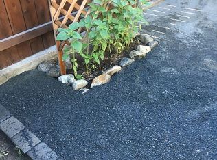 906 E Arrow Hwy, Upland, CA 91786