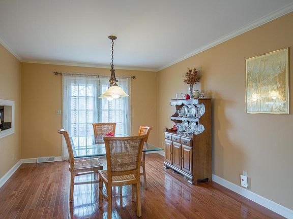 4th image of 1800 Grace Ln