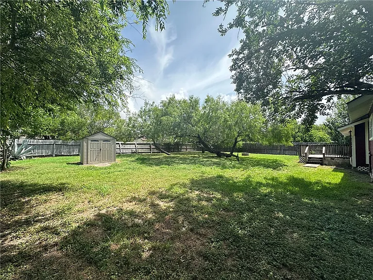 131 Dell Ave — Photo 35