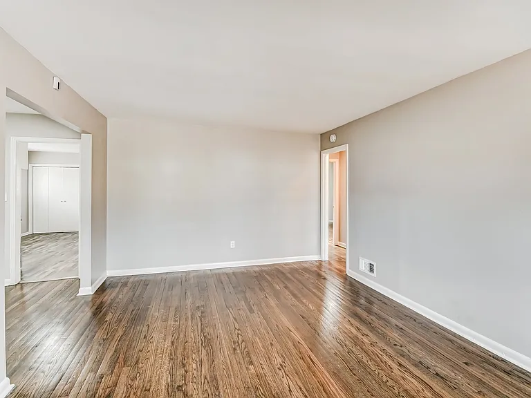767169_019_living_room_13500636.jpg