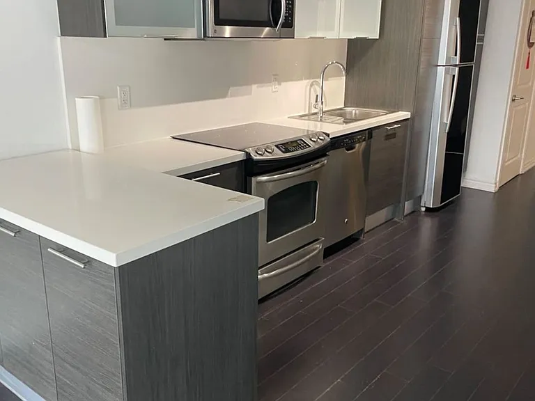386 Yonge St #2016 — Photo 6
