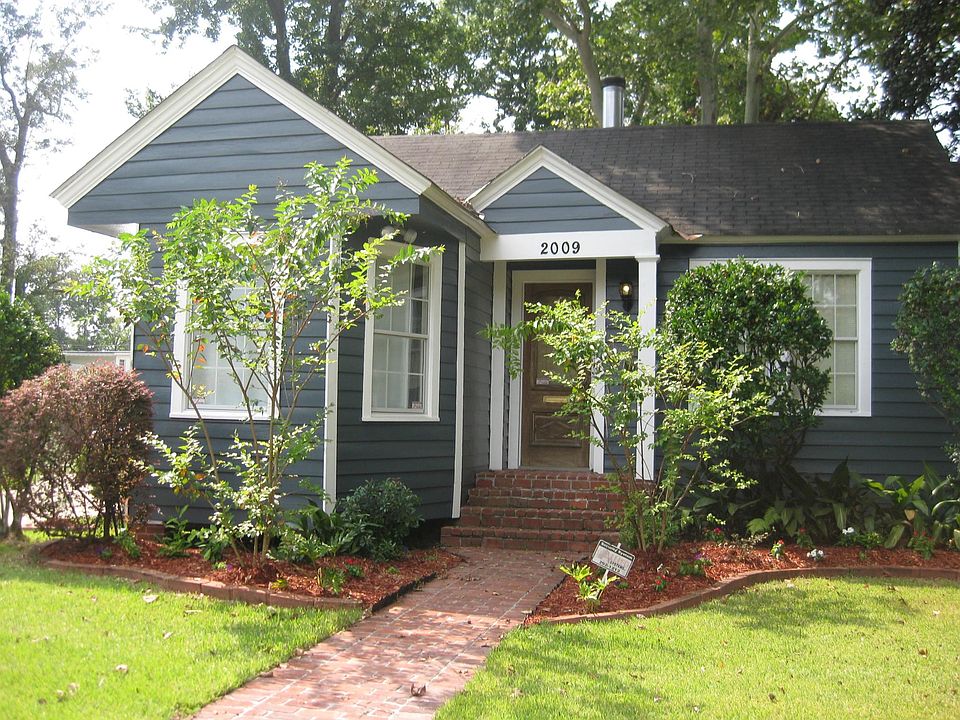 2009 Stanford Avenue
