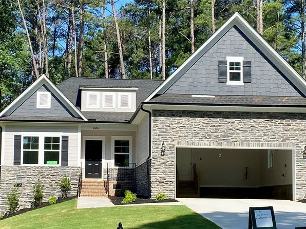 2636 Dog Leg Ln, Seneca, SC 29678
