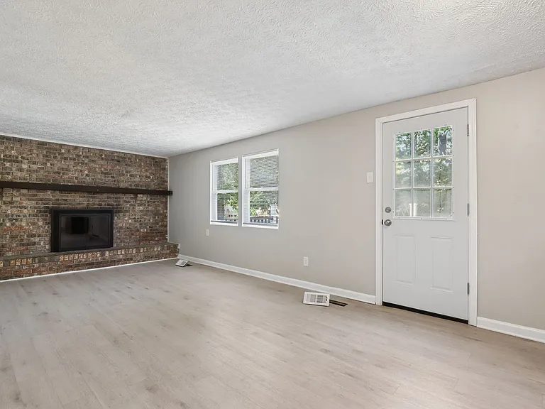 953 S Spring Rd — Photo 12