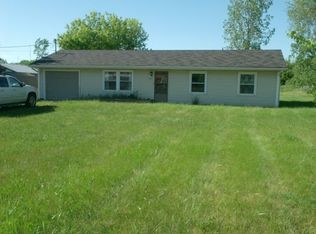 725 E Wendell Jacob Ave, Angola, IN