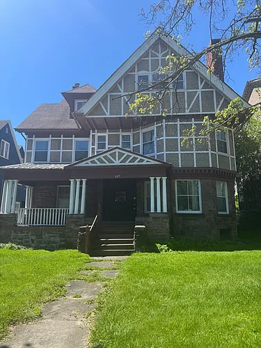 587 University Ave #1 Photo 1
