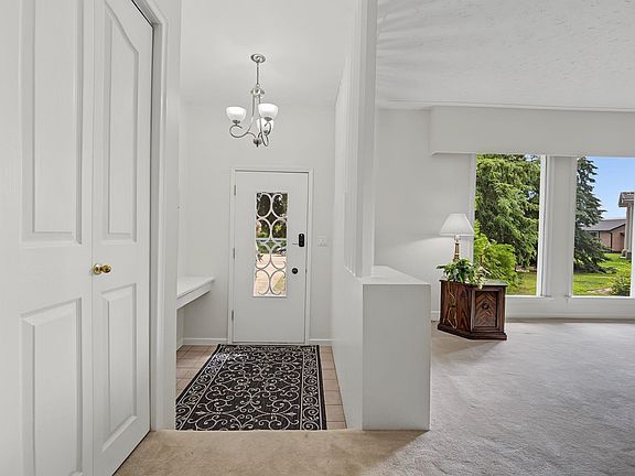 4th image of 9516 146th St NW