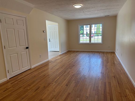 4th image of 525 Water St APT 4