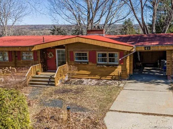 49 Pugsley St, Nackawic, NB E6G 1B1
