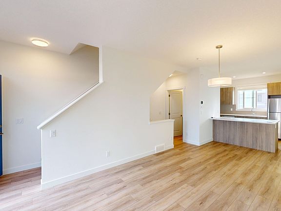 3rd image of 338 Seton Cir SE