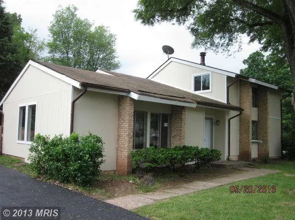 166 S Fox Rd, Sterling, VA 20164