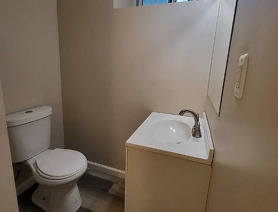 5th image of 558 E Lincoln Hwy #4
