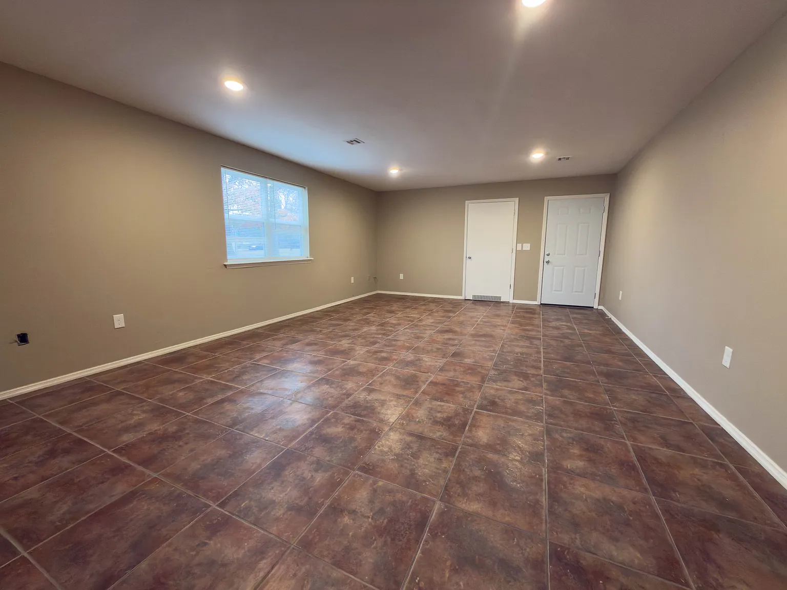 3 bed, 1248 sqft, $1,250 — Photo 2