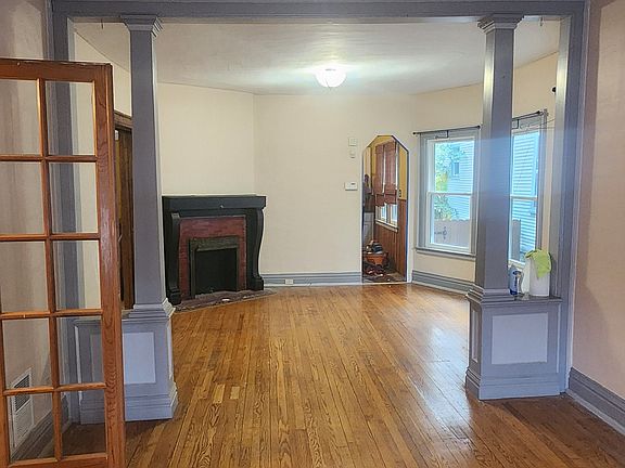 4th image of 332 Lafayette Ave #1