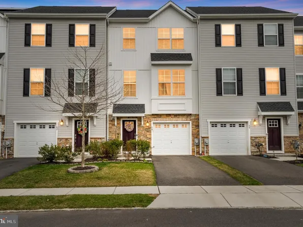 58 Aviary Rd, West Deptford, NJ 08086