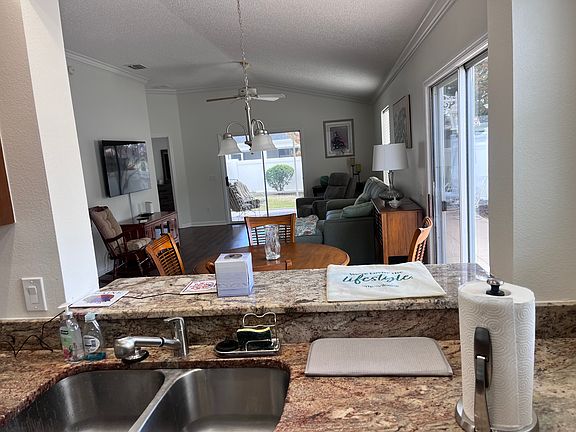 3rd image of 580 Audrey Ln