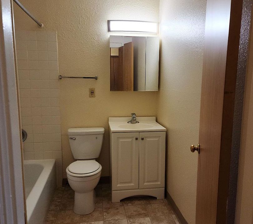 Florence Apartments 414422 Ave S WA Zillow