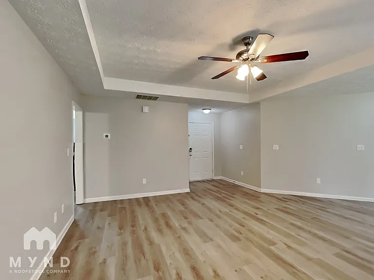 211 Nicki Ct — Photo 7