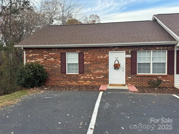 117 24th St NW, Hickory, NC 28601