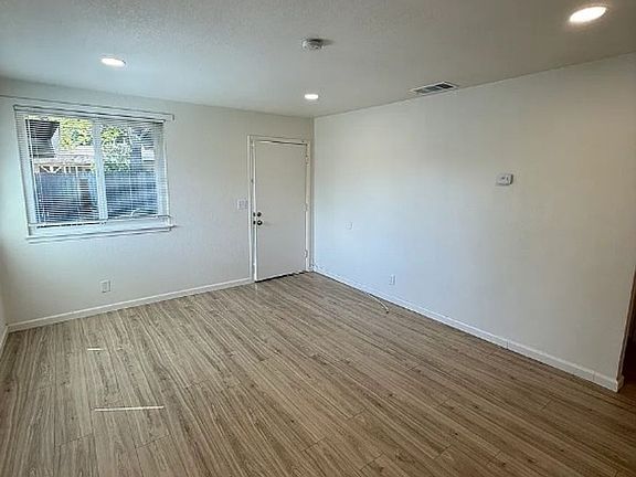 4th image of 173 Virginia St