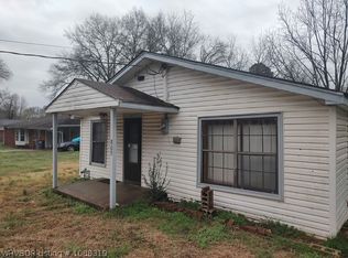 809 W Gibson St, Ozark, AR 72949