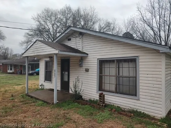 809 W Gibson St, Ozark, AR 72949