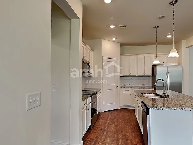 6240 Bridlewood Ln — Photo 4