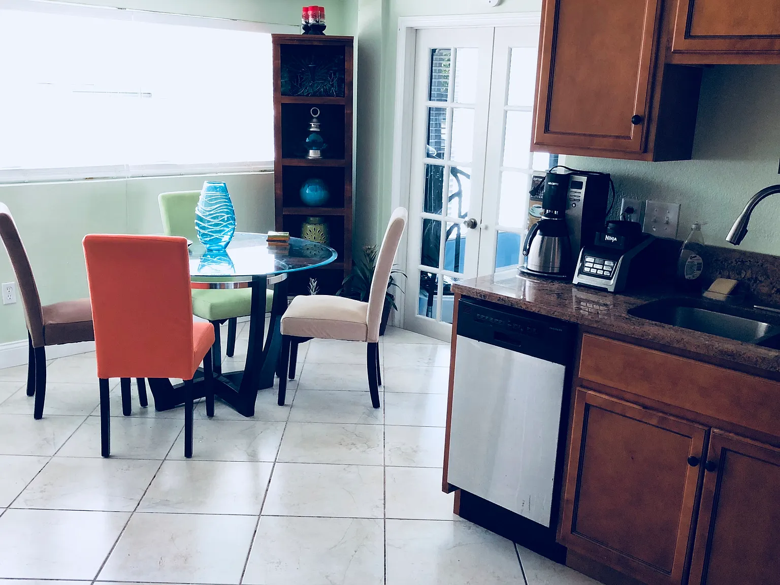 4 bed, 1811 sqft, $800 — Photo 3