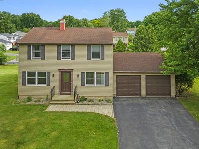 4767 Four Seasons Dr, Liverpool, NY, 13088