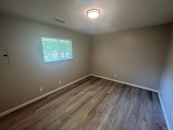 5th image of 851 S 17th St #C