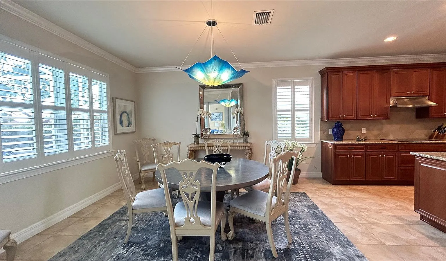 3 bed, 2489 sqft, $7,000 — Photo 2