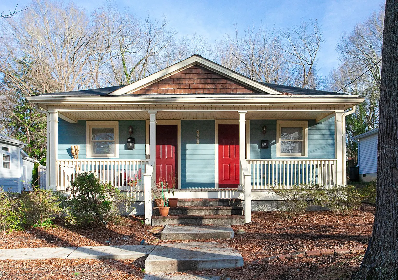 908 Onslow St — Photo 3
