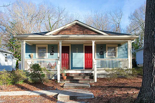 908 Onslow St Photo 1