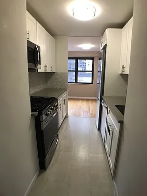 Rented by UES Management | media 31